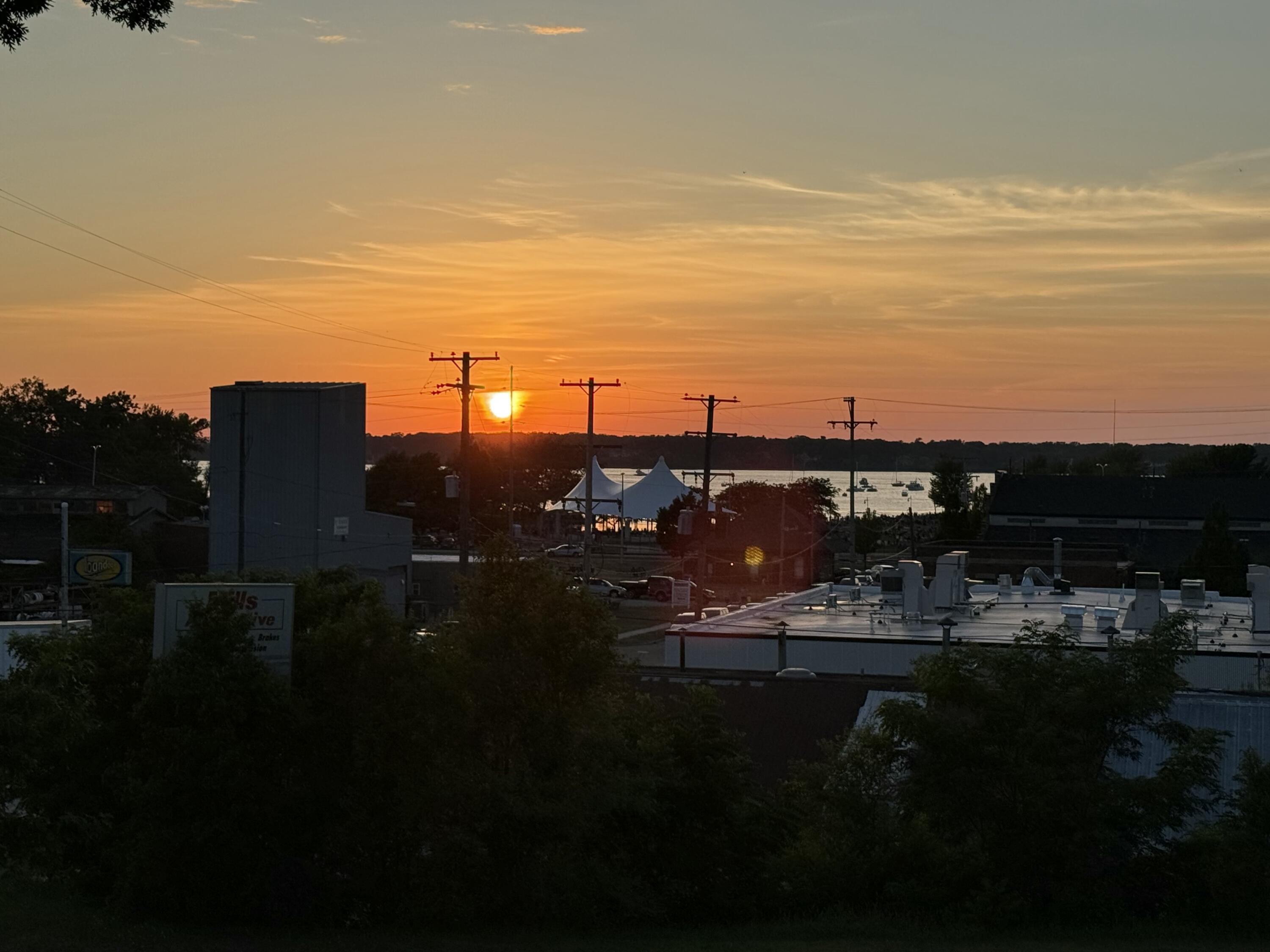 593 W Webster Avenue