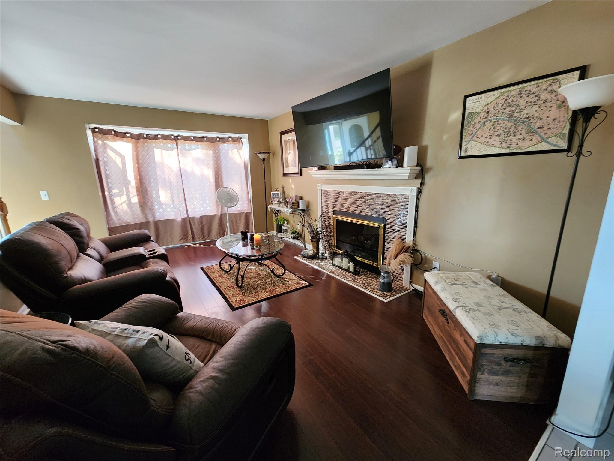 3955 Trumbull Street