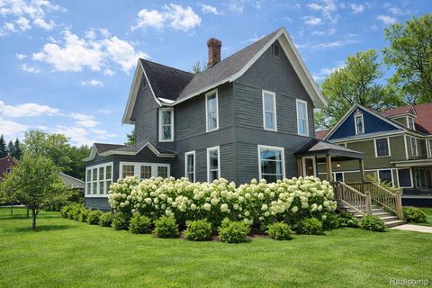 Photo of 306 E Rockwell Street, Fenton City, MI 48430 (MLS # 20261014745)