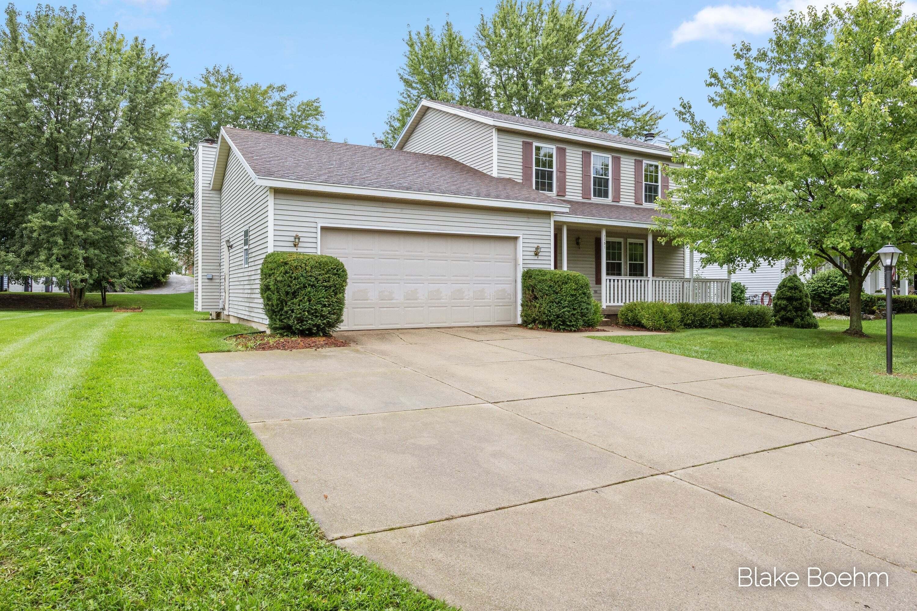 2251 Yorktown Drive SE