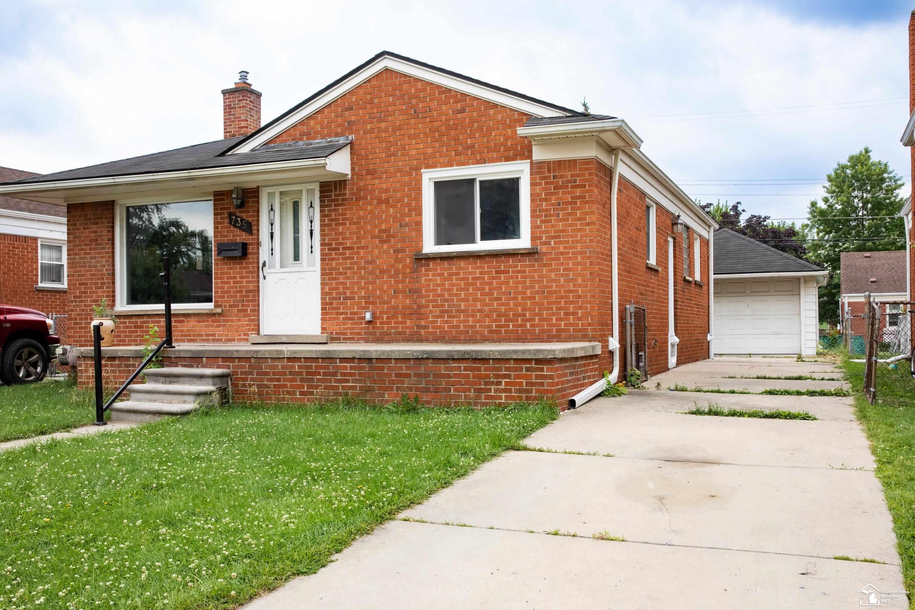 735 Detroit Avenue