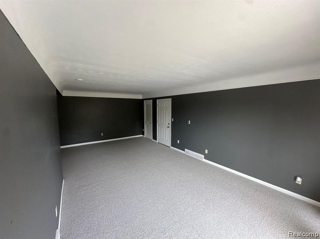 487 N ETON Street B6