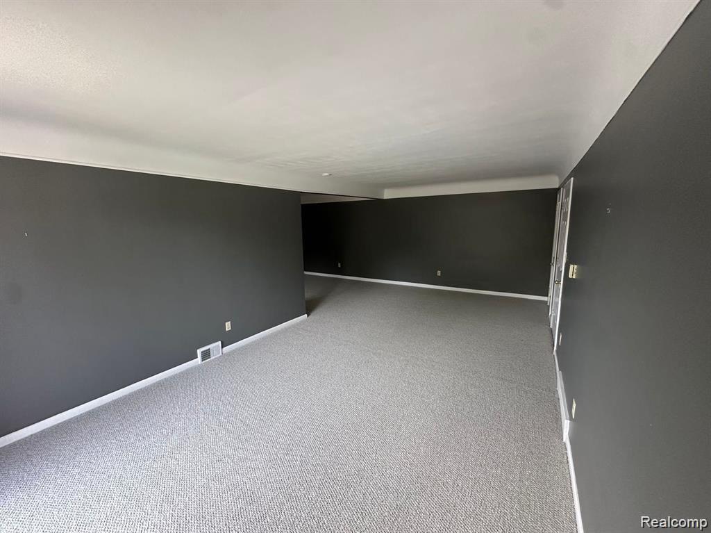 487 N ETON Street B6