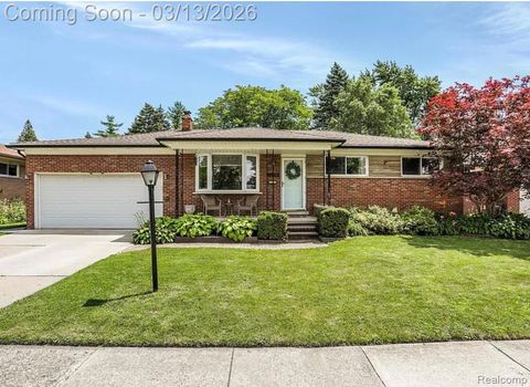 26704 Potomac Court Center Line City MI 48015