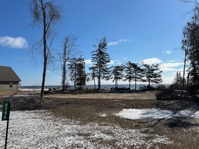 4546 N Lakeshore Drive