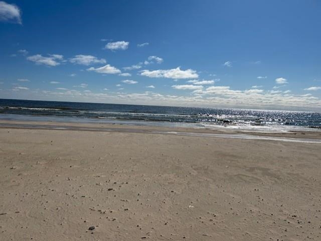 4546 N Lakeshore Drive