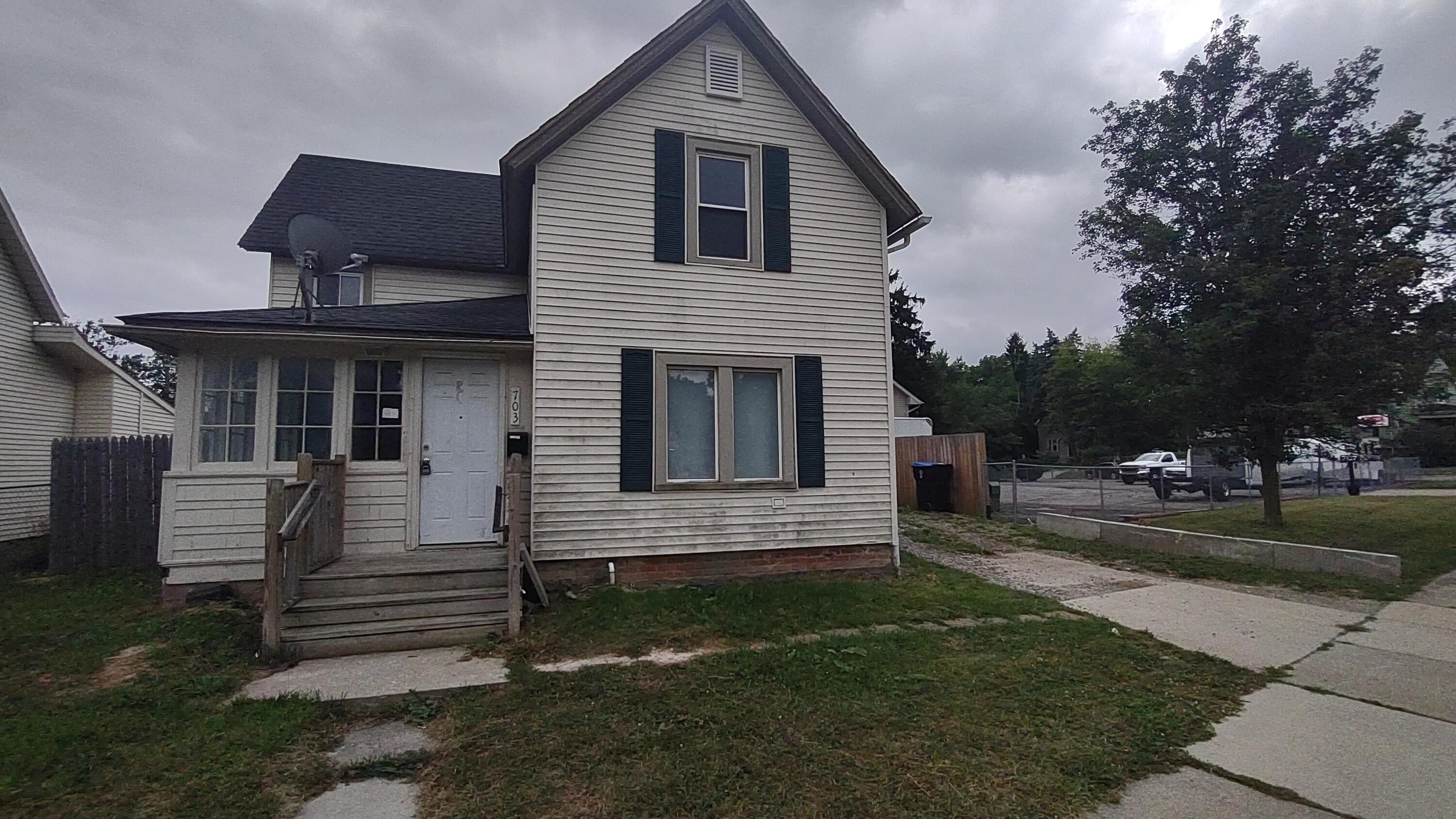 703 W Michigan Avenue