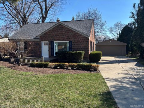 1921 Beverly Street Sylvan Lake City MI 48320