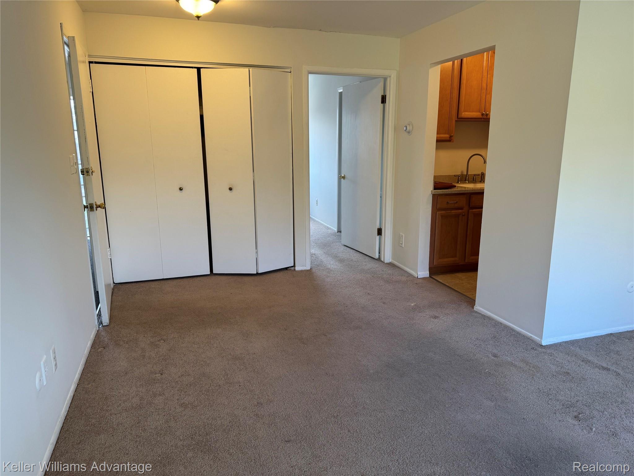 31831 GRAND RIVER Avenue 27