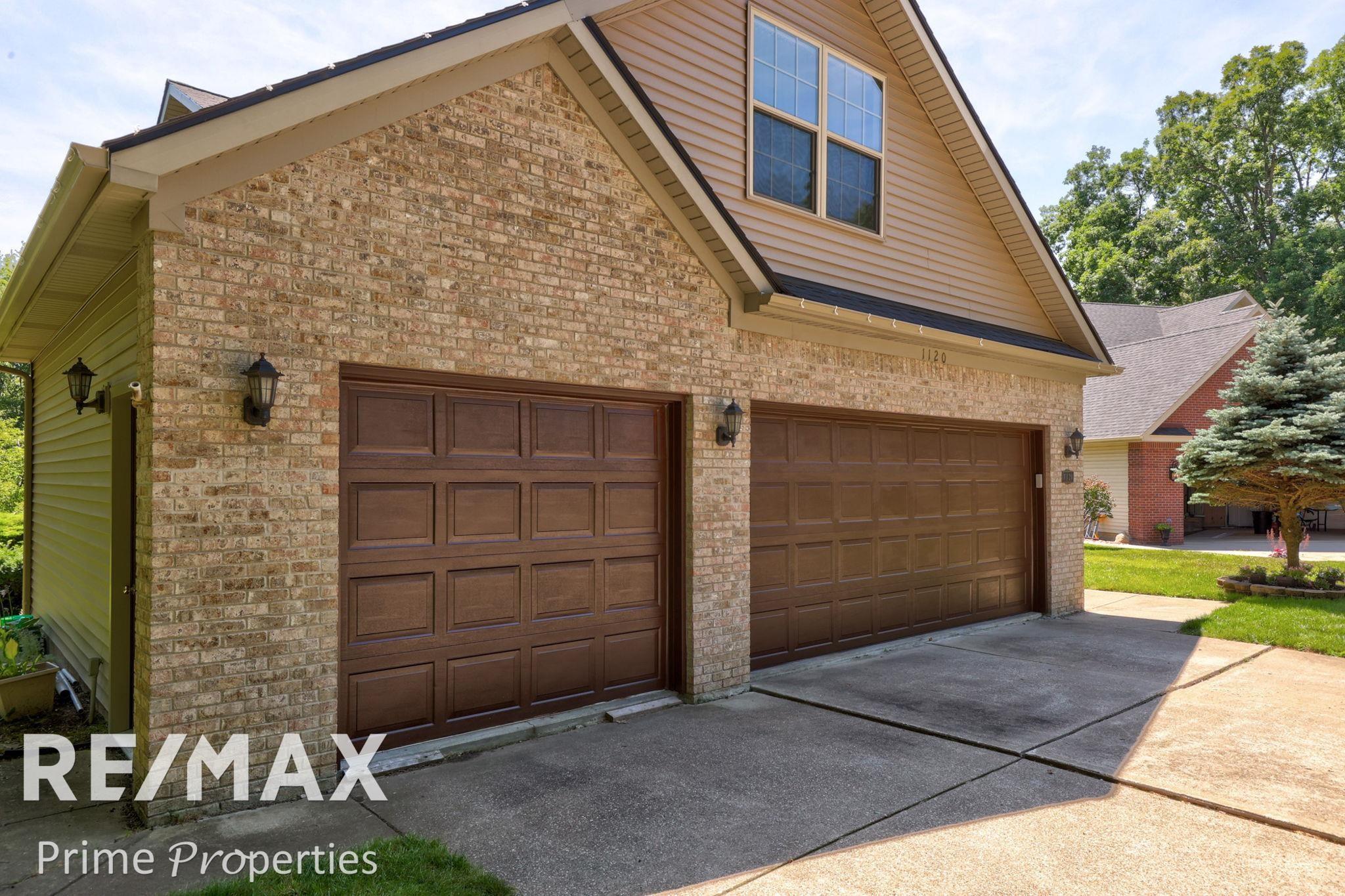 1120 Crystalwood Drive