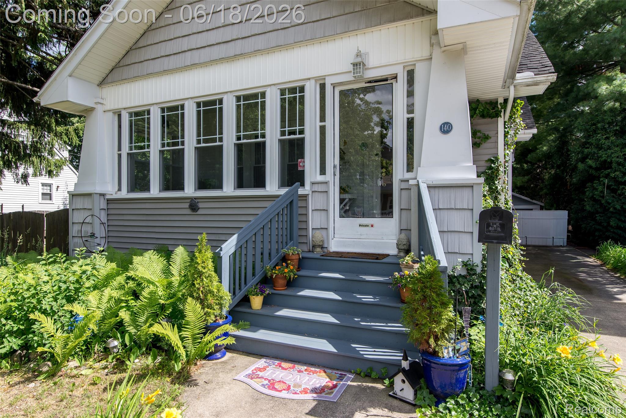 140 E Lawrence Avenue