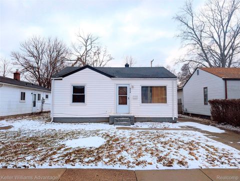 8712 Ford Avenue Warren City MI 48089