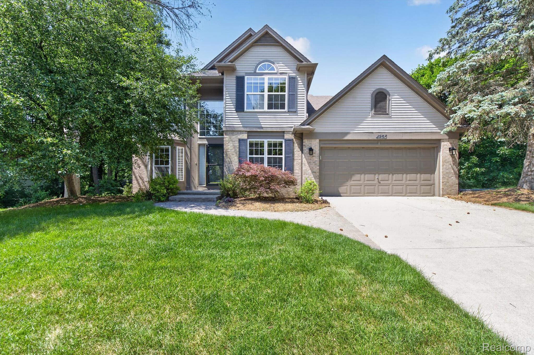 4895 Greenview Drive