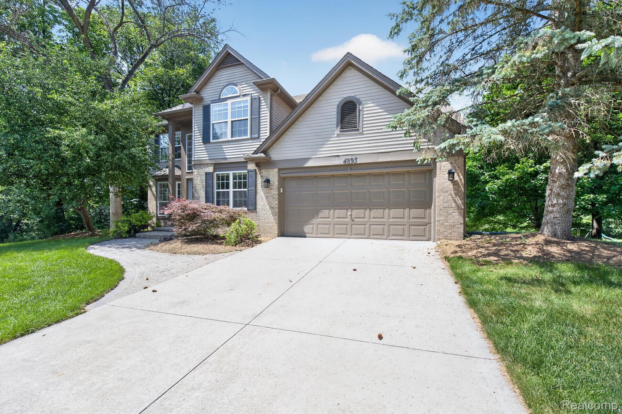 4895 Greenview Drive