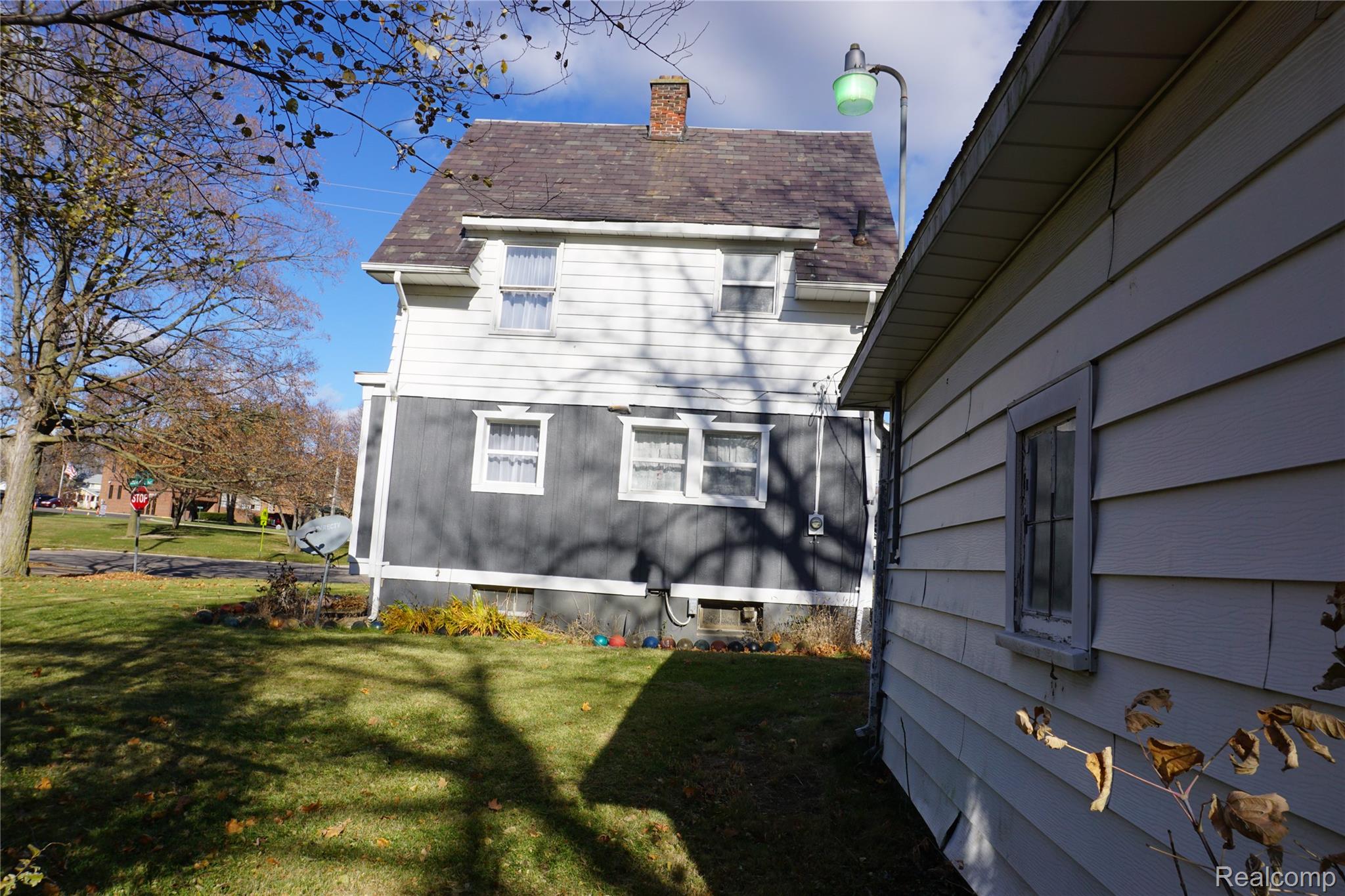 971 N Chevrolet Avenue