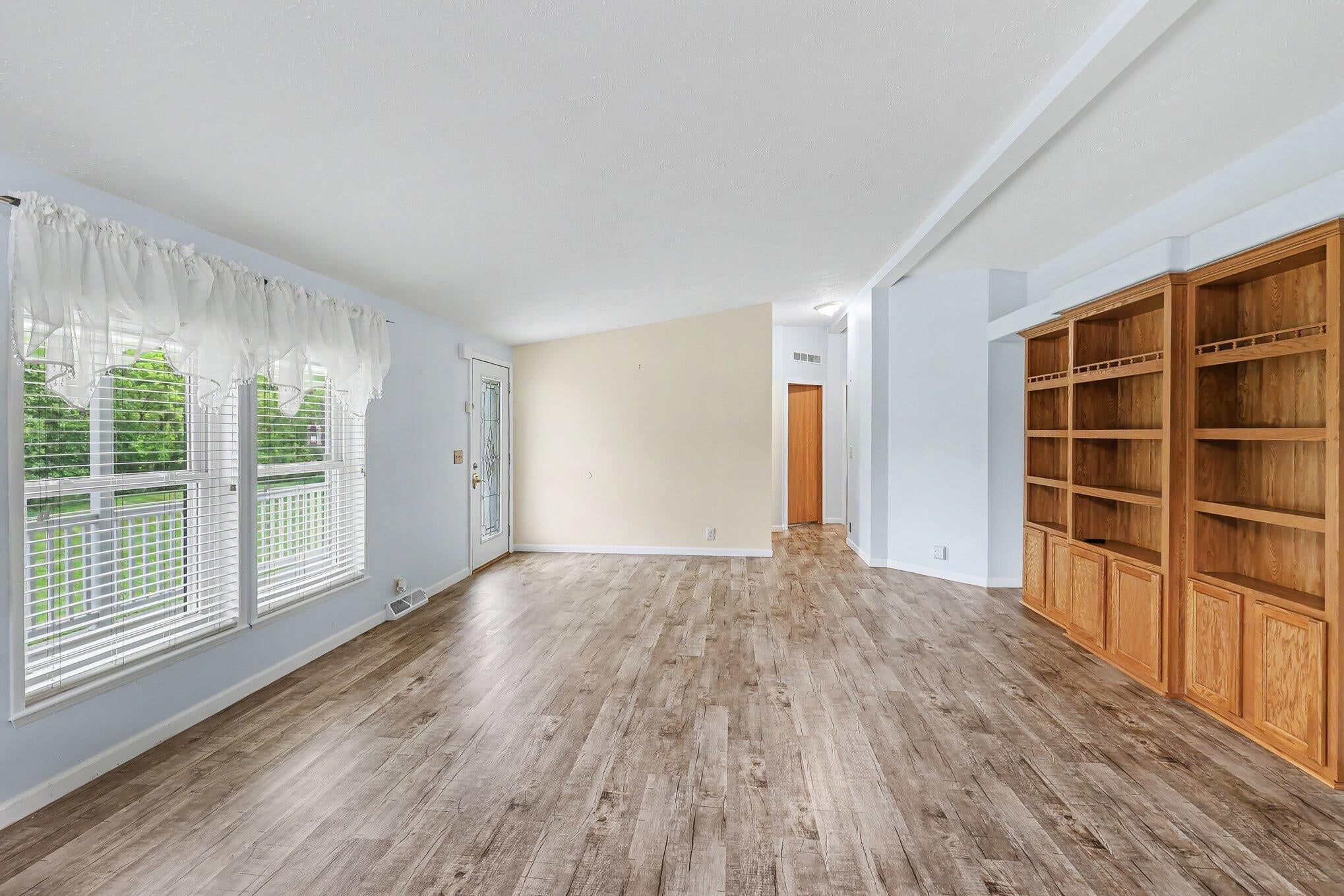1559 Larkmore Lane