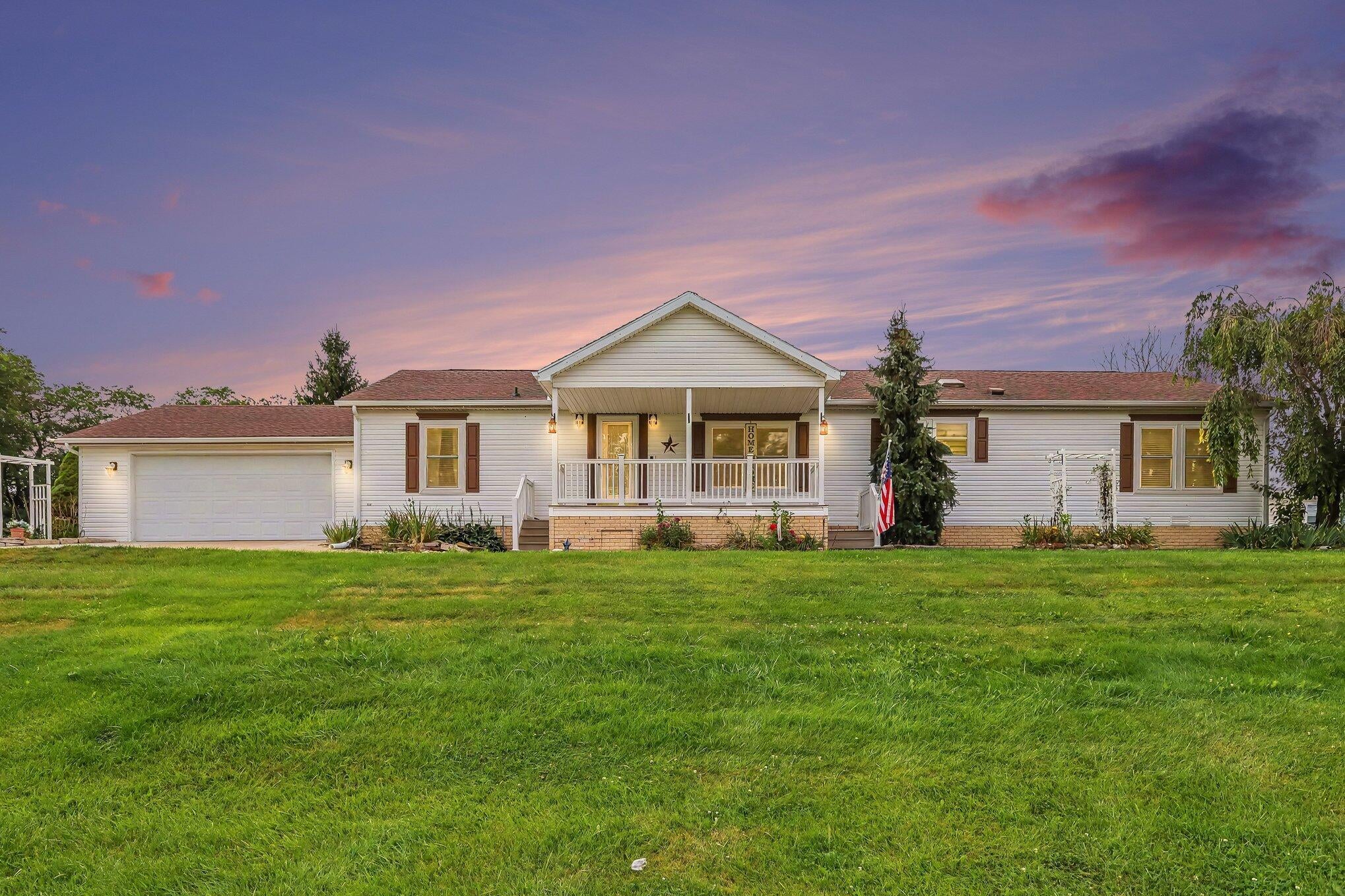 1559 Larkmore Lane