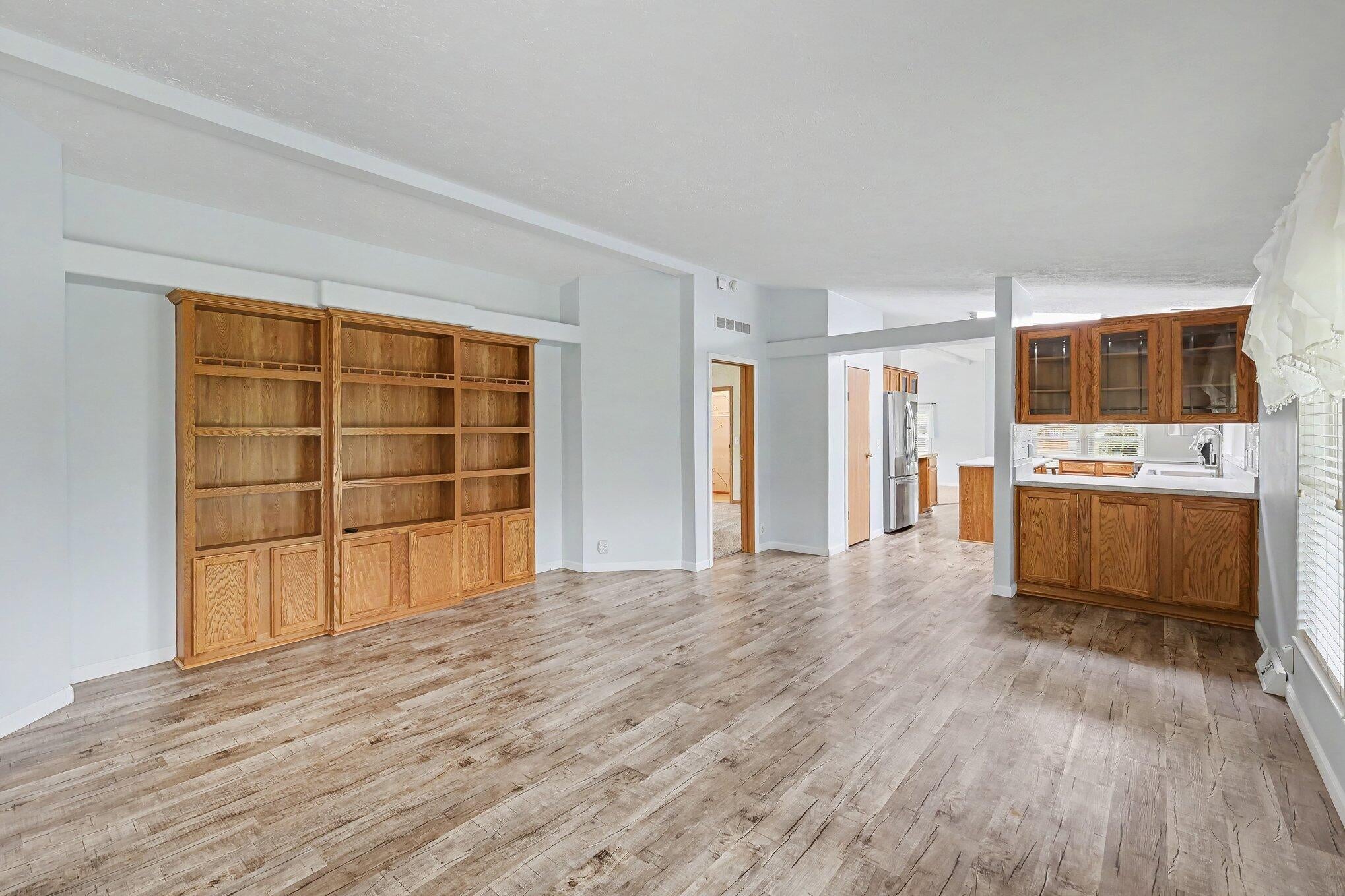1559 Larkmore Lane