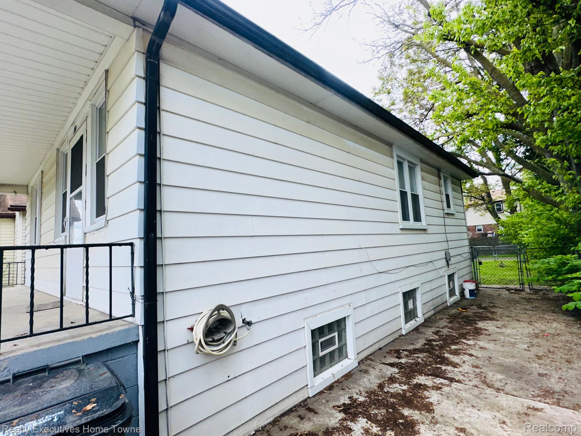 47 W Rockwood Street