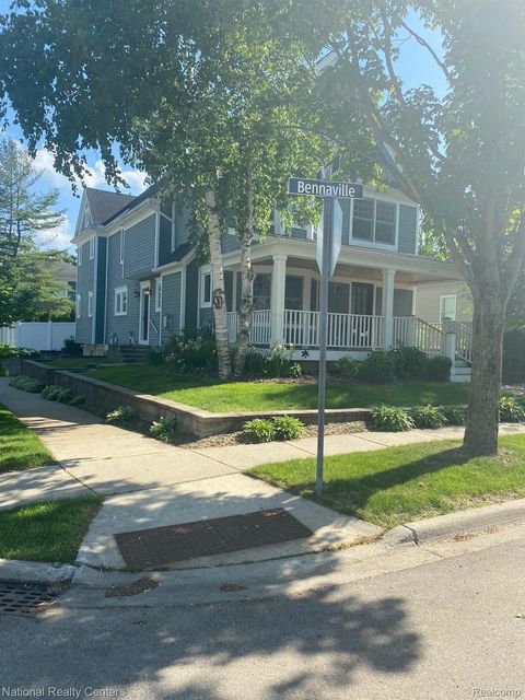 1588 BENNAVILLE Avenue Birmingham City MI 48009