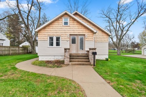 90 Rippon Avenue Hillsdale City MI 49242
