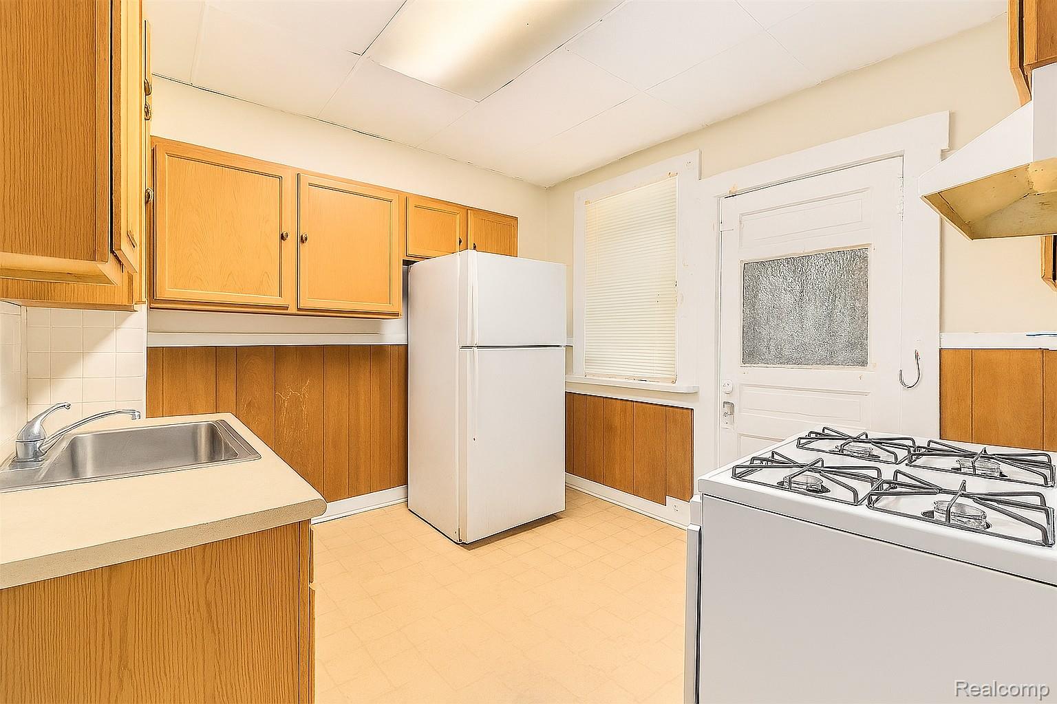 Detroit City, Michigan 48215, United States, 3 Bedrooms Bedrooms, ,1 BathroomBathrooms,Residential,Active,222397