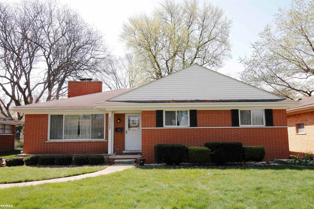 Photo of 21712 Yale Street, St Clair Shores City, MI 48081 (MLS # 58050205150)