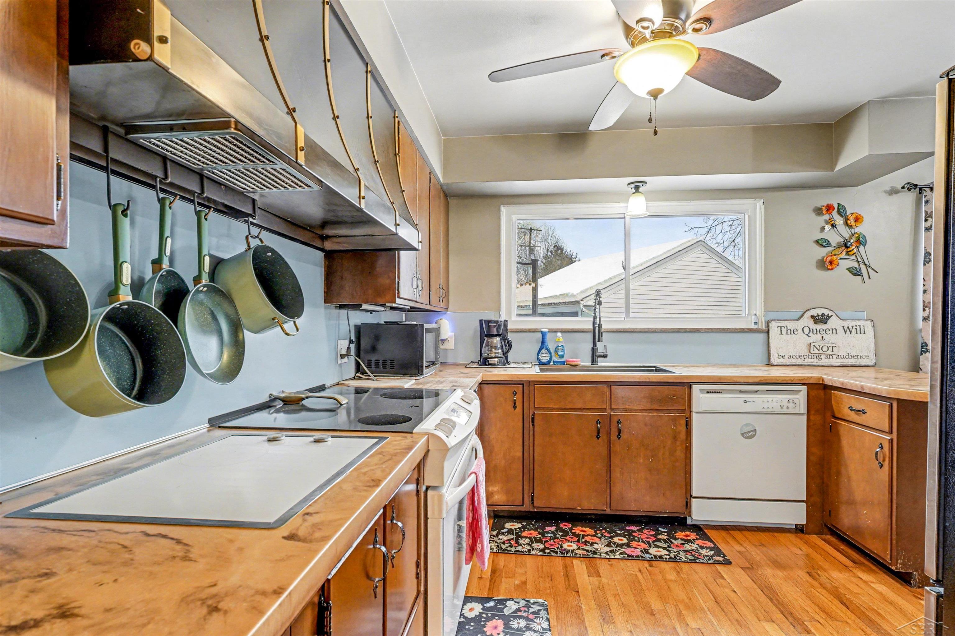 Saginaw, Michigan 48602, United States, 3 Bedrooms Bedrooms, ,2 BathroomsBathrooms,Residential,Active,256506