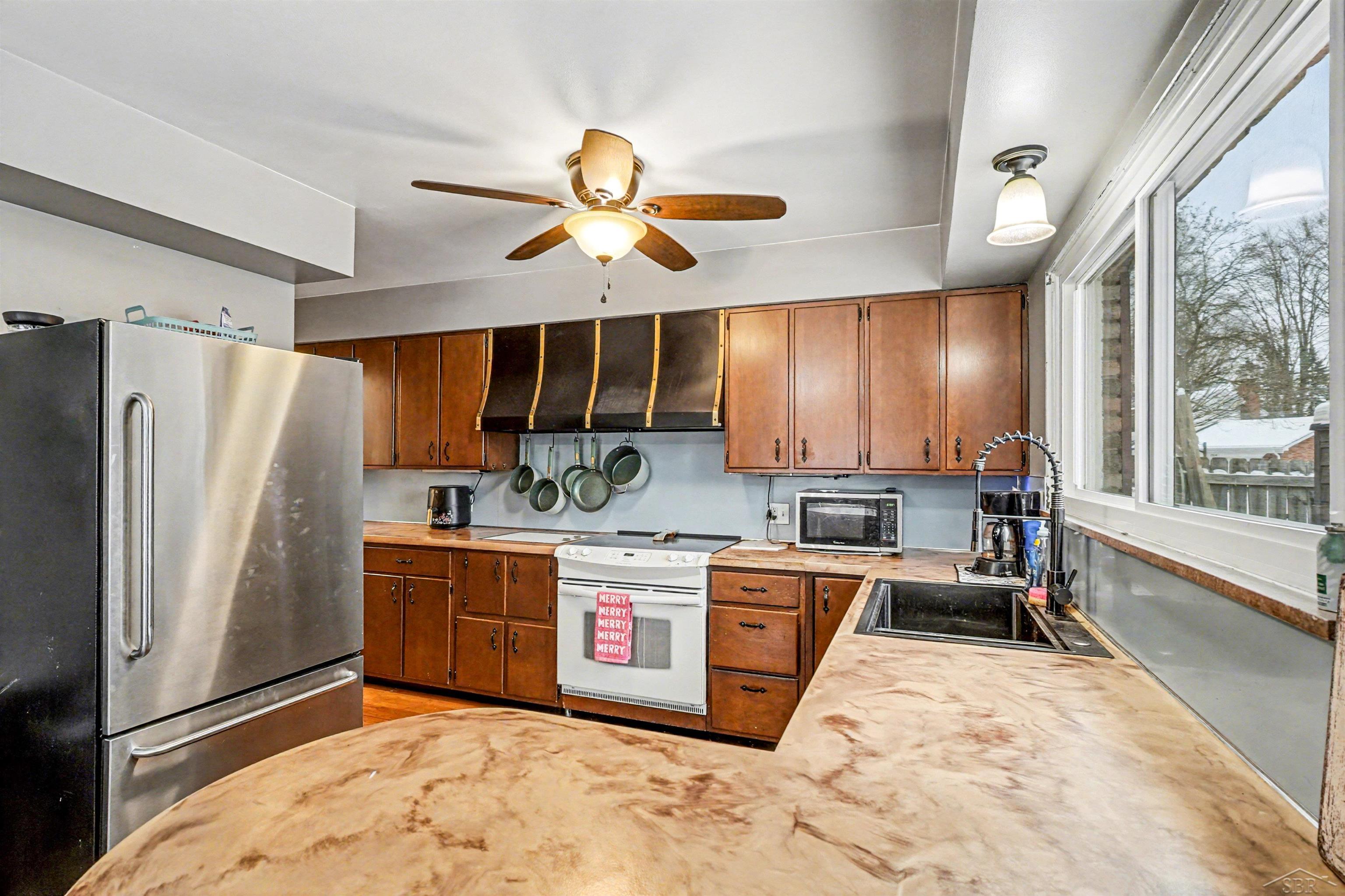 Saginaw, Michigan 48602, United States, 3 Bedrooms Bedrooms, ,2 BathroomsBathrooms,Residential,Active,256506