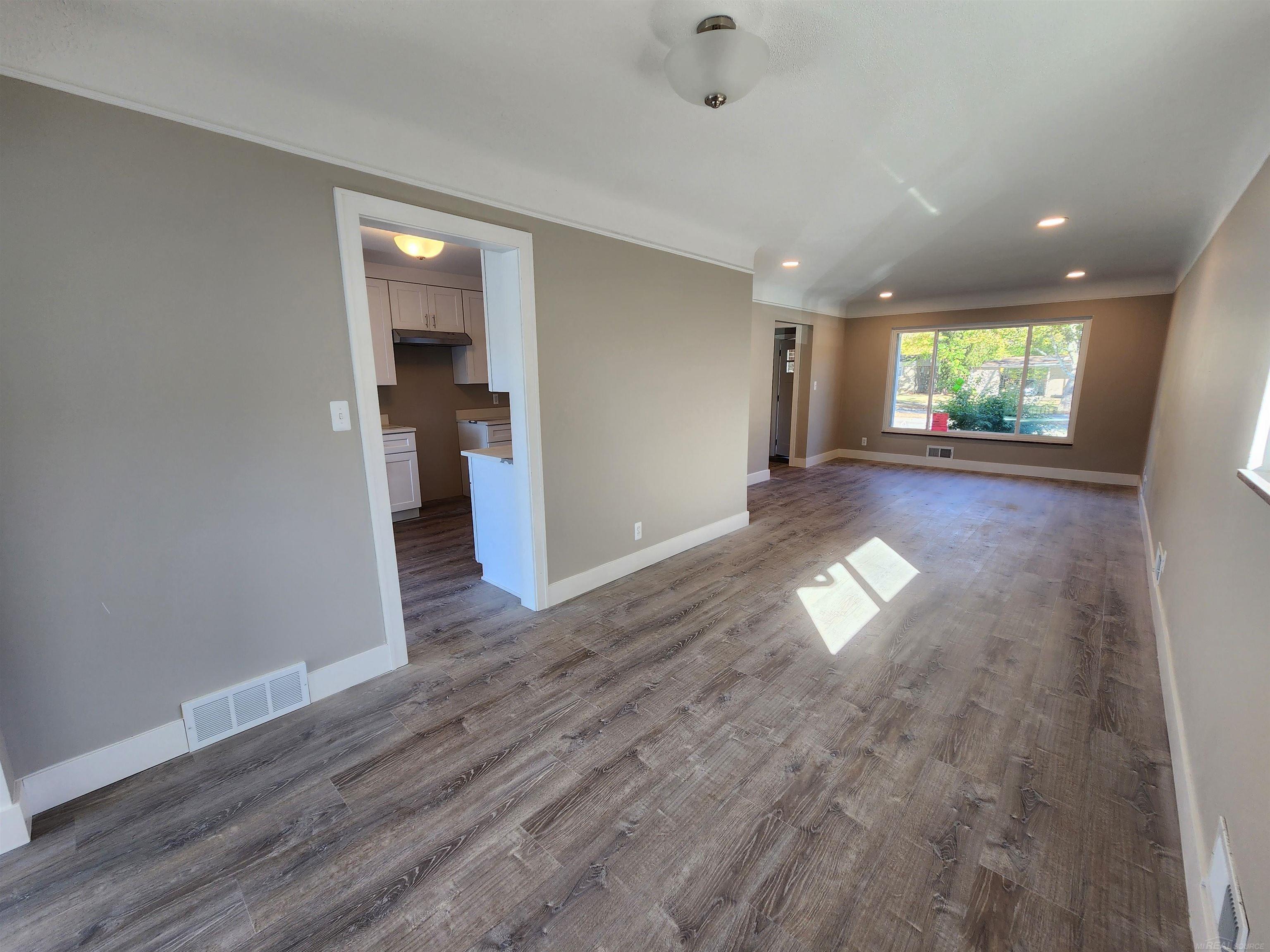 15121 Oak Park Boulevard