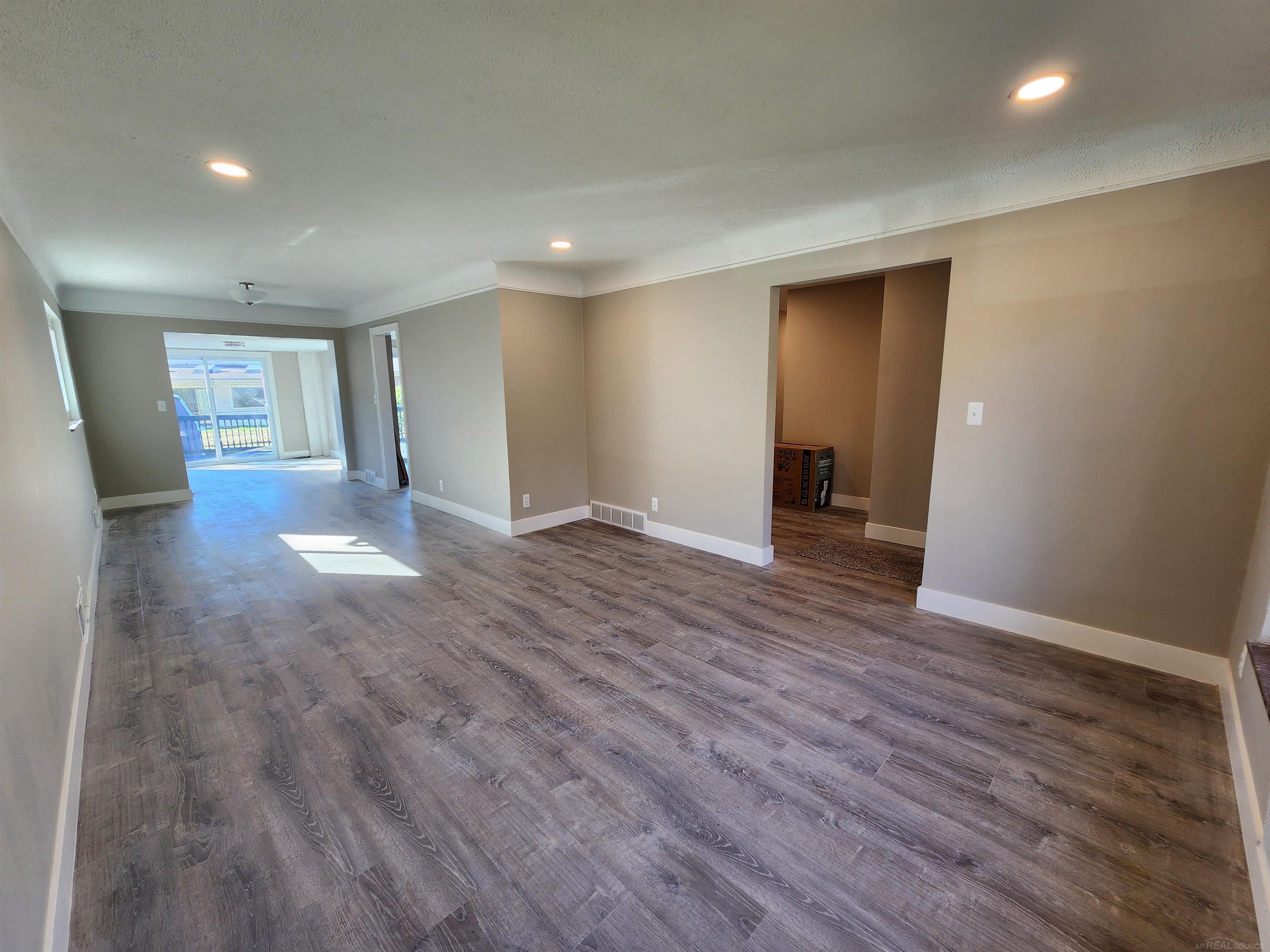 15121 Oak Park Boulevard