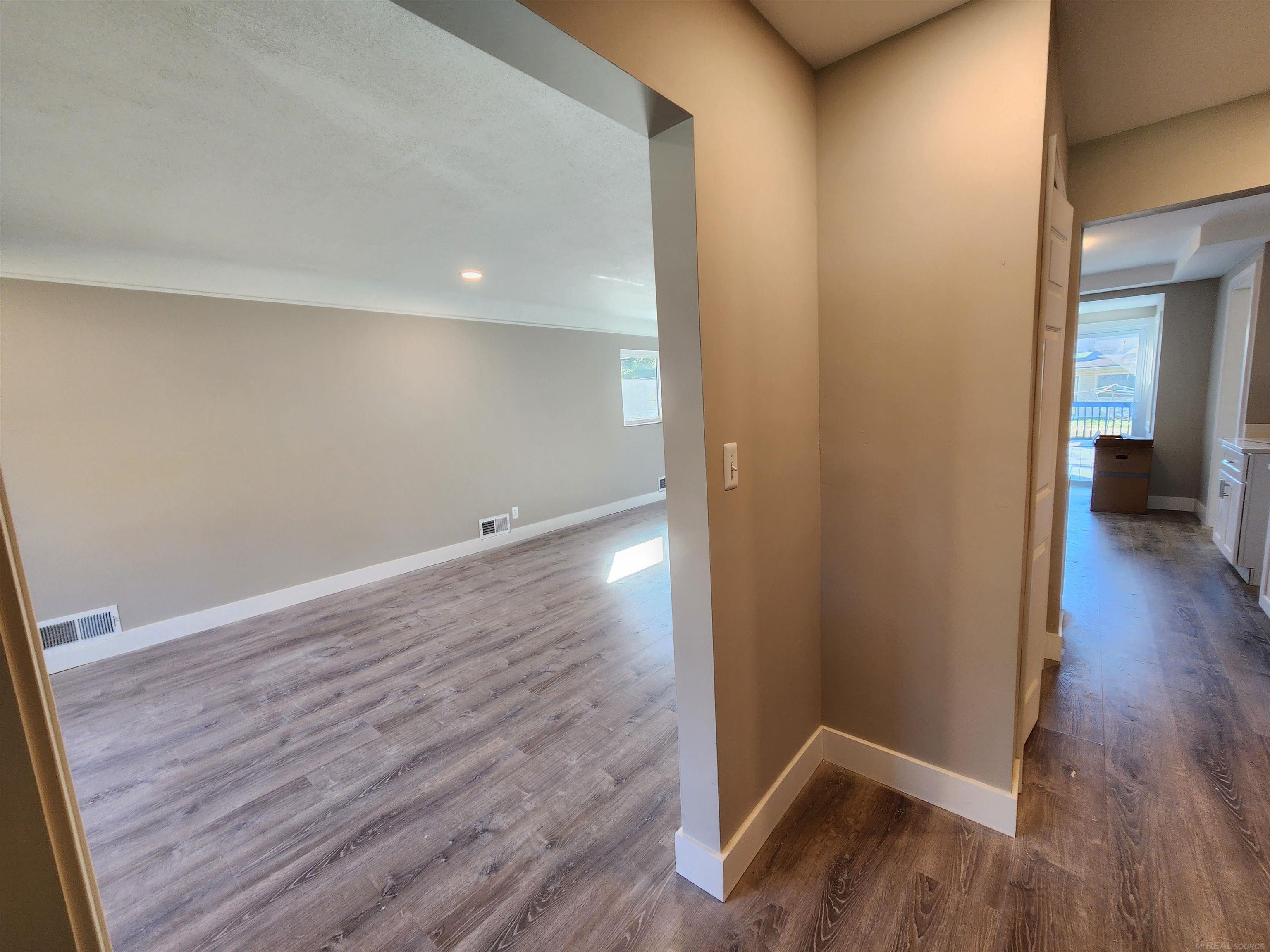 15121 Oak Park Boulevard