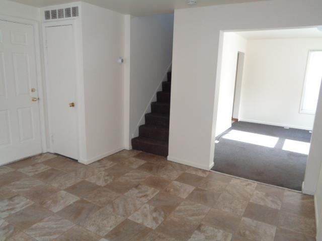 1020 S Lansing