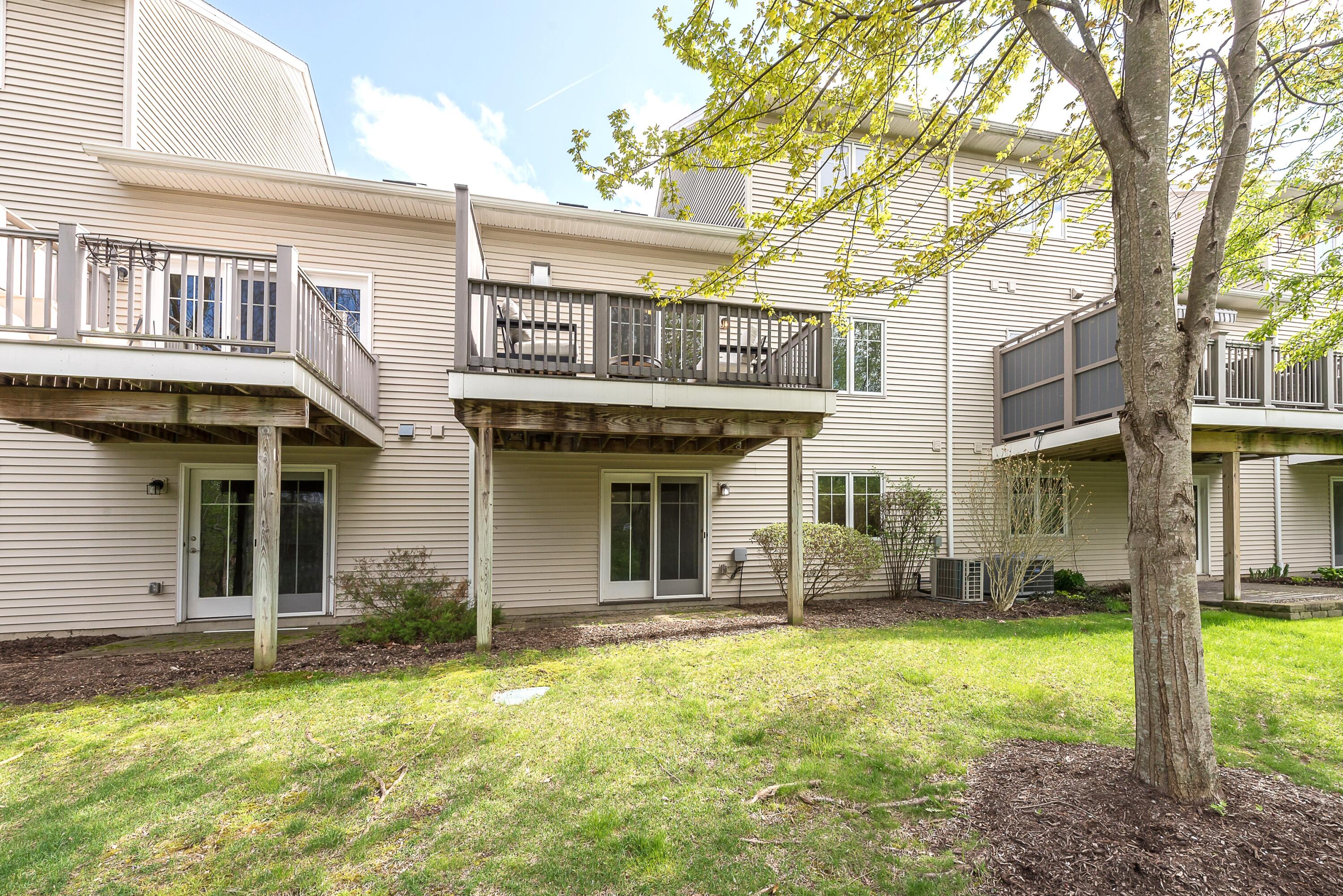 2072 Liberty Heights