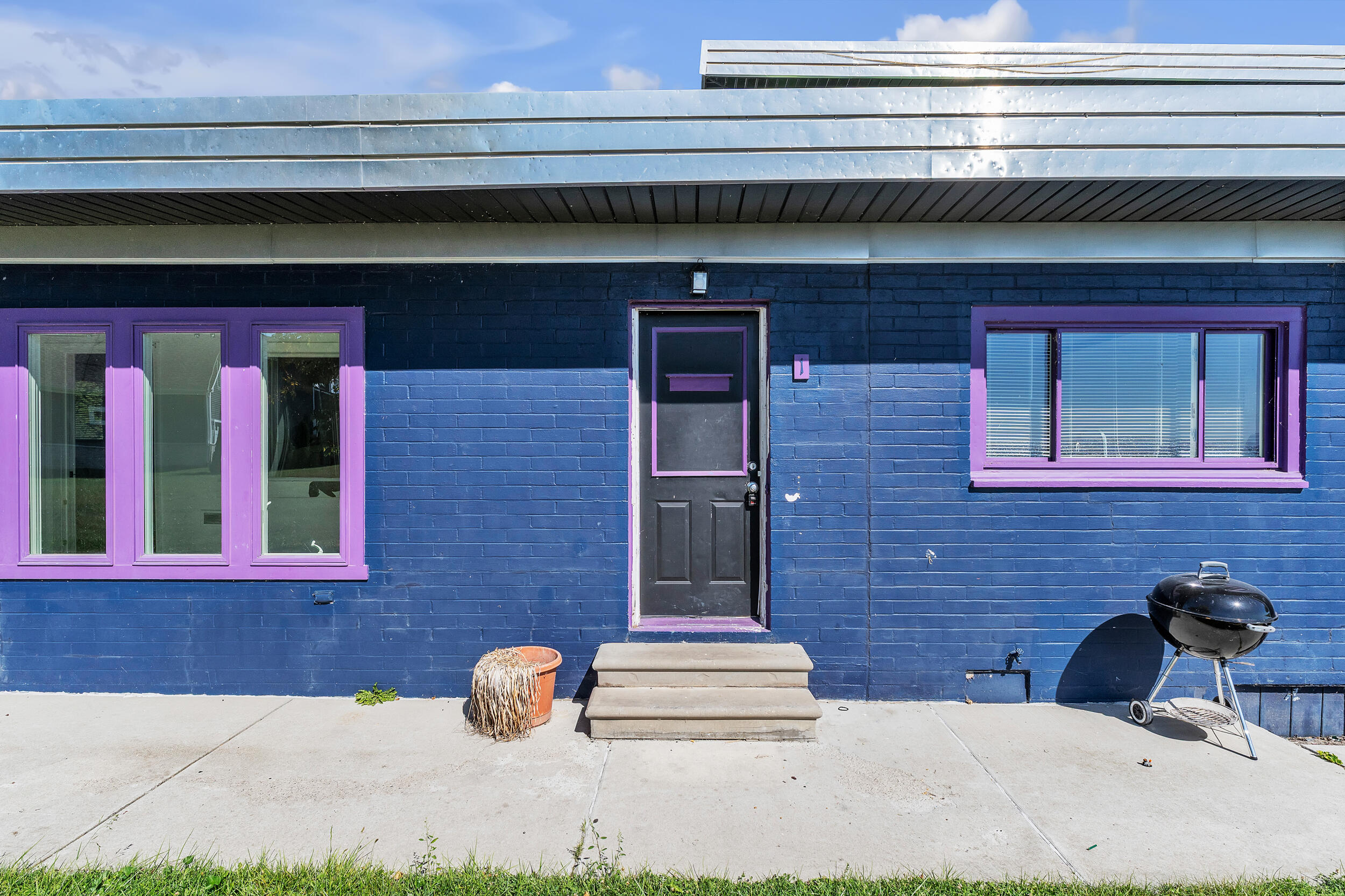 37252 Jefferson Avenue