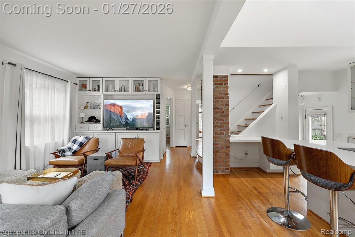 559 E Southlawn Boulevard