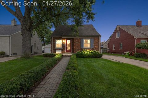 559 E Southlawn Boulevard Birmingham City MI 48009