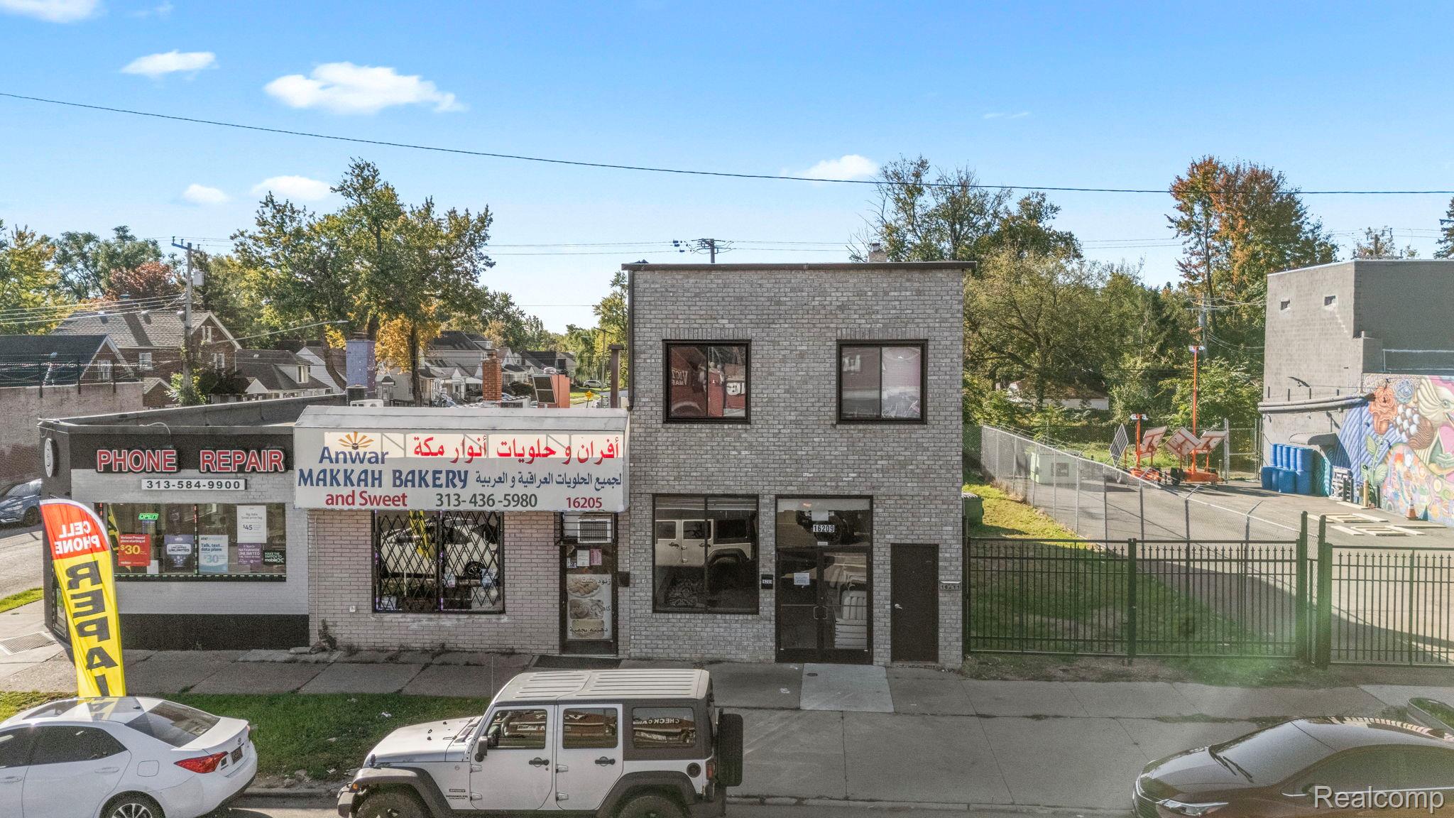 16205-16213 W Warren Avenue