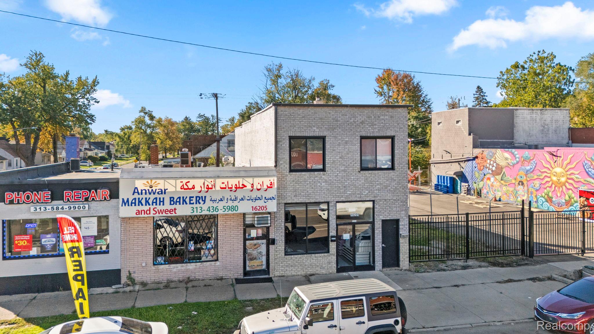 16205-16213 W Warren Avenue