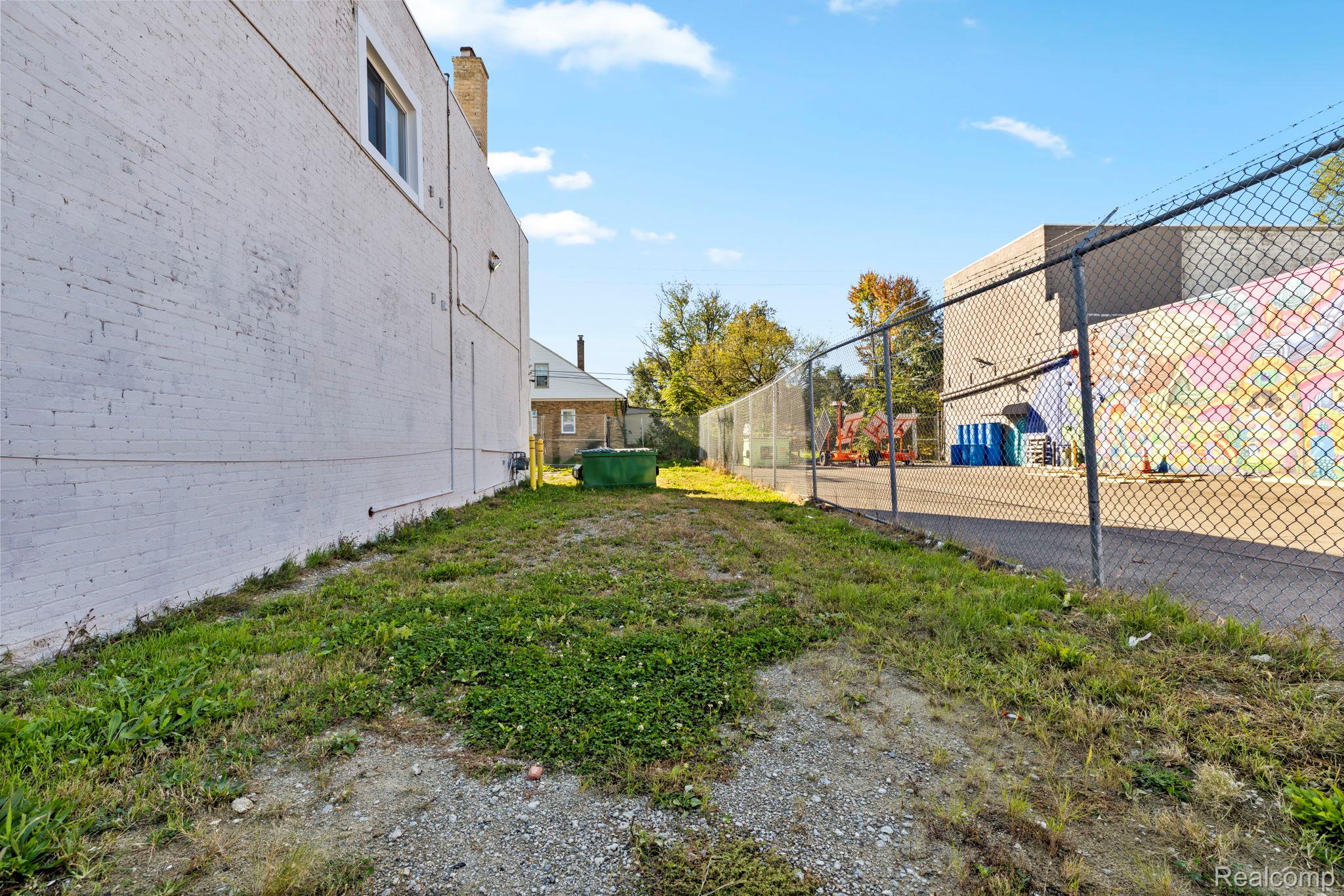 16205-16213 W Warren Avenue