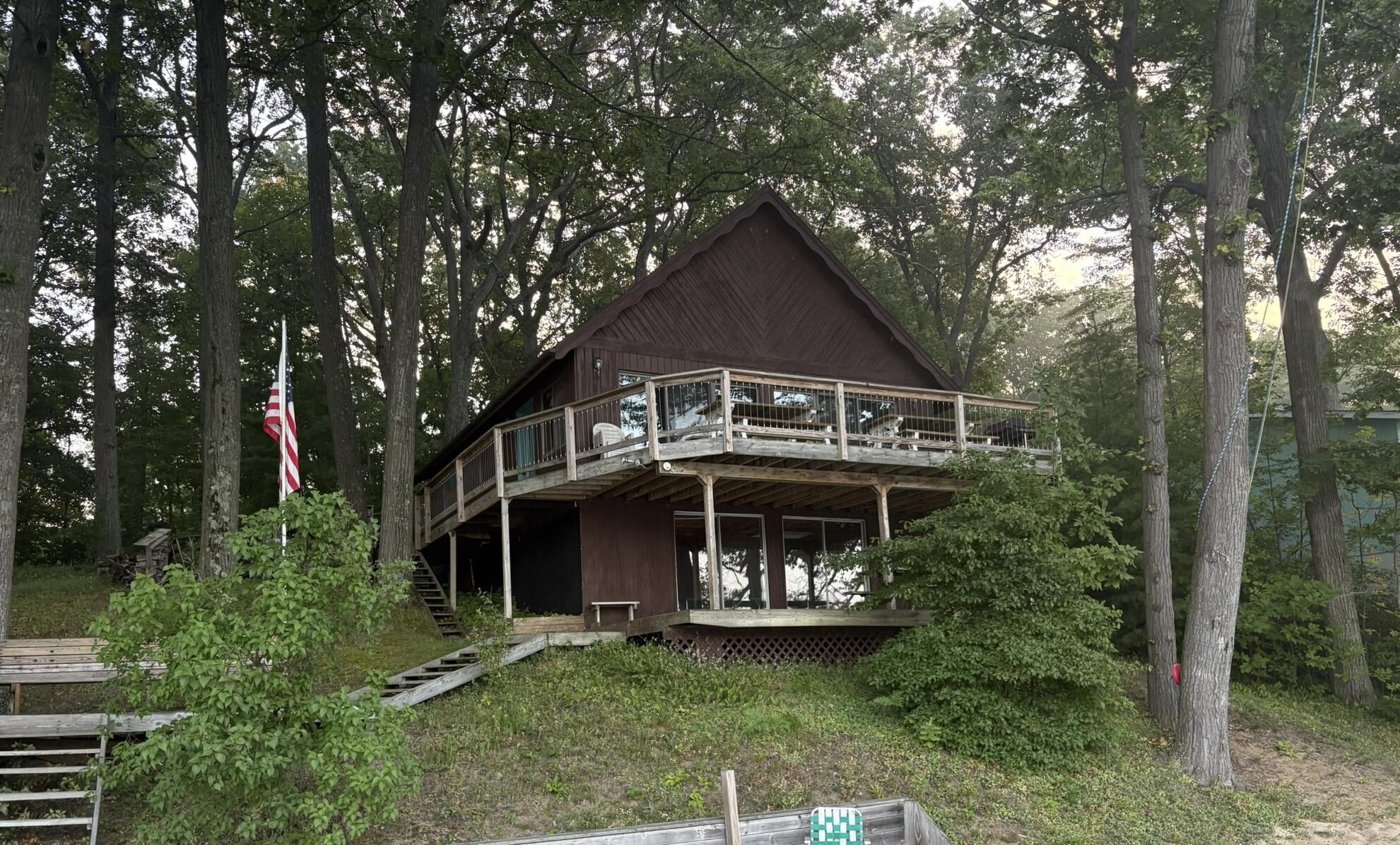 593 N 72nd Avenue