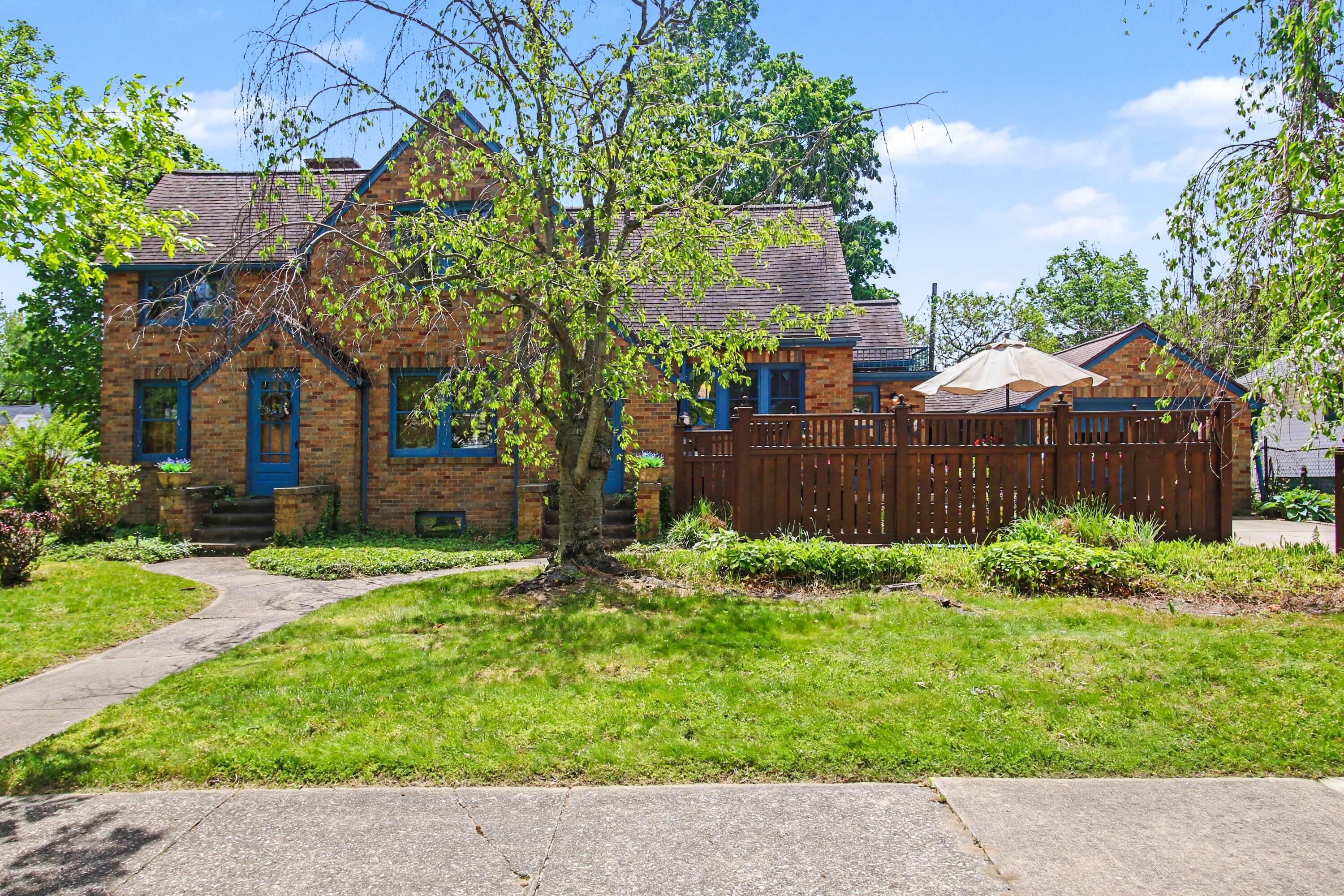 334 Van Buren Street