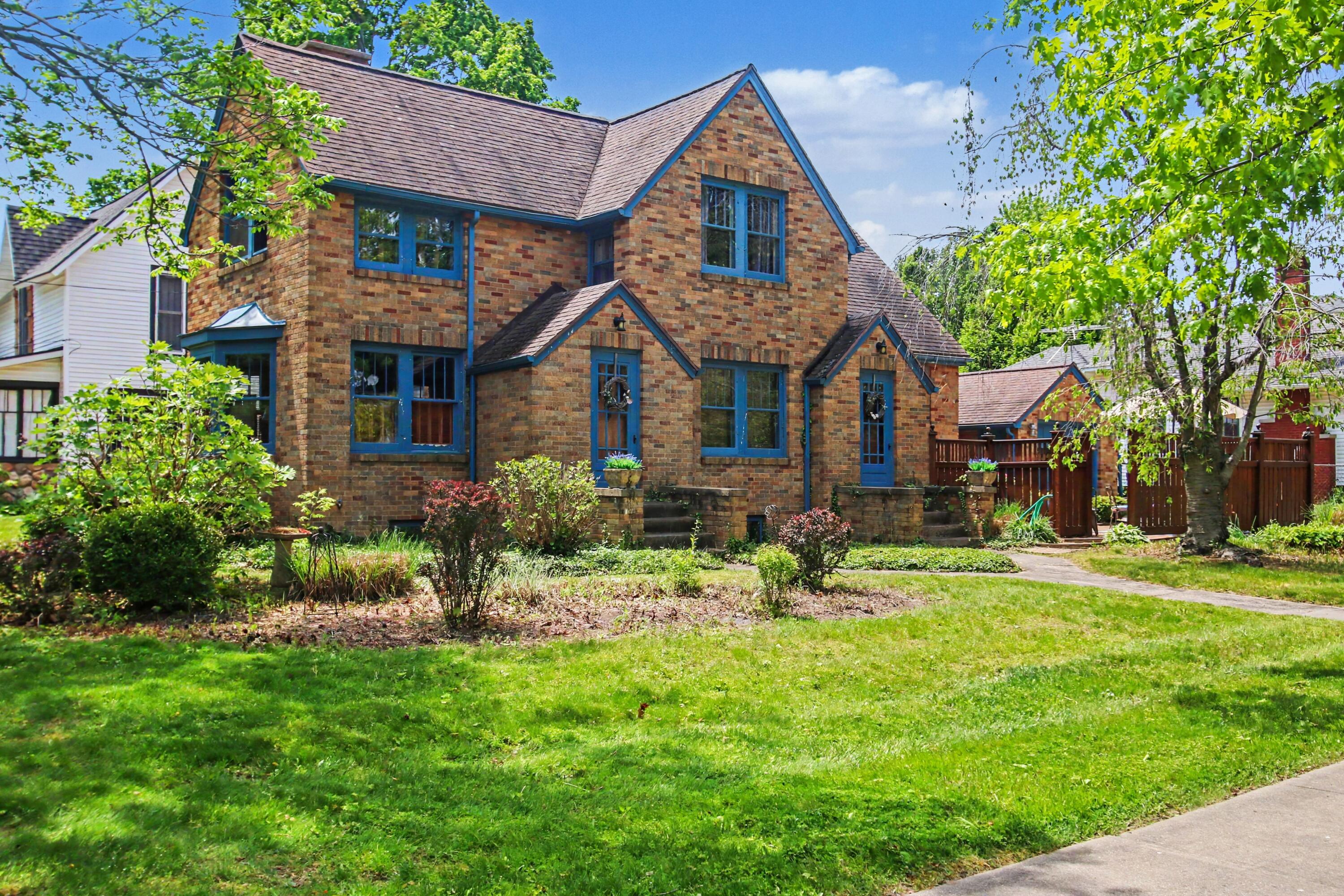334 Van Buren Street