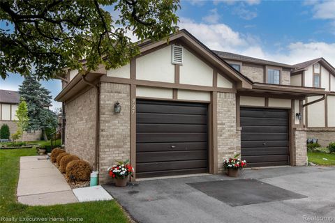 929 Country Club Drive St Clair Shores City MI 48082