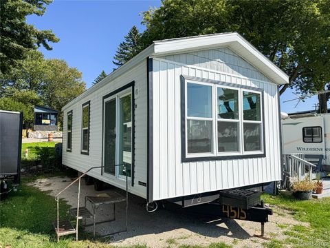 2 Serenity Shore Fenton Charter Township MI 48430