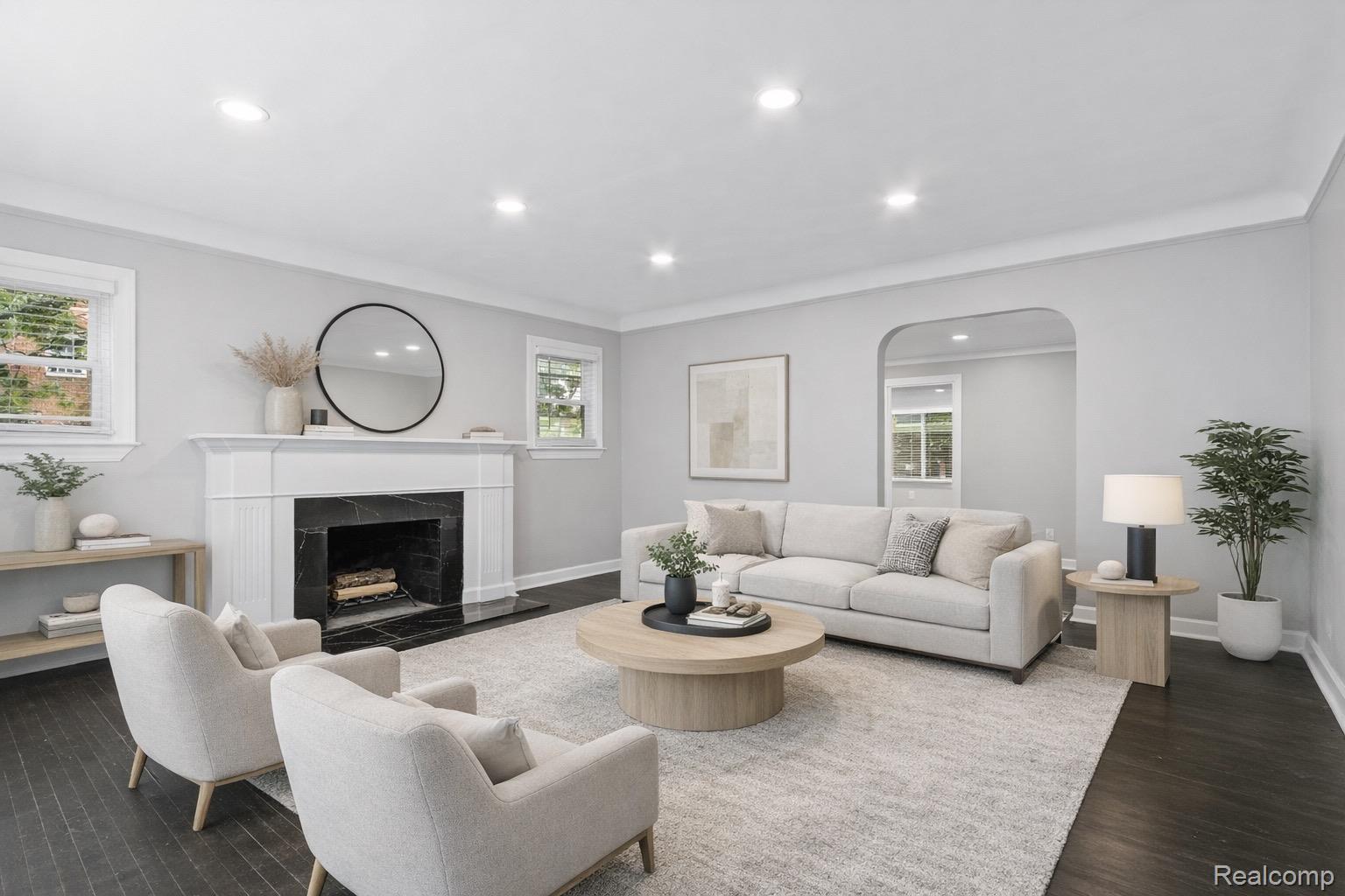 18903 Pinehurst Street