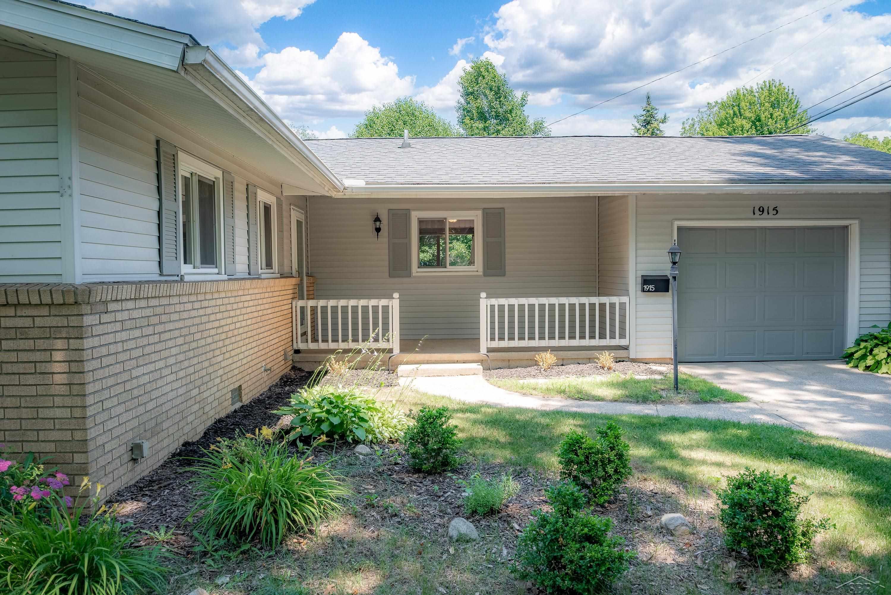 1915 Ivy Lane