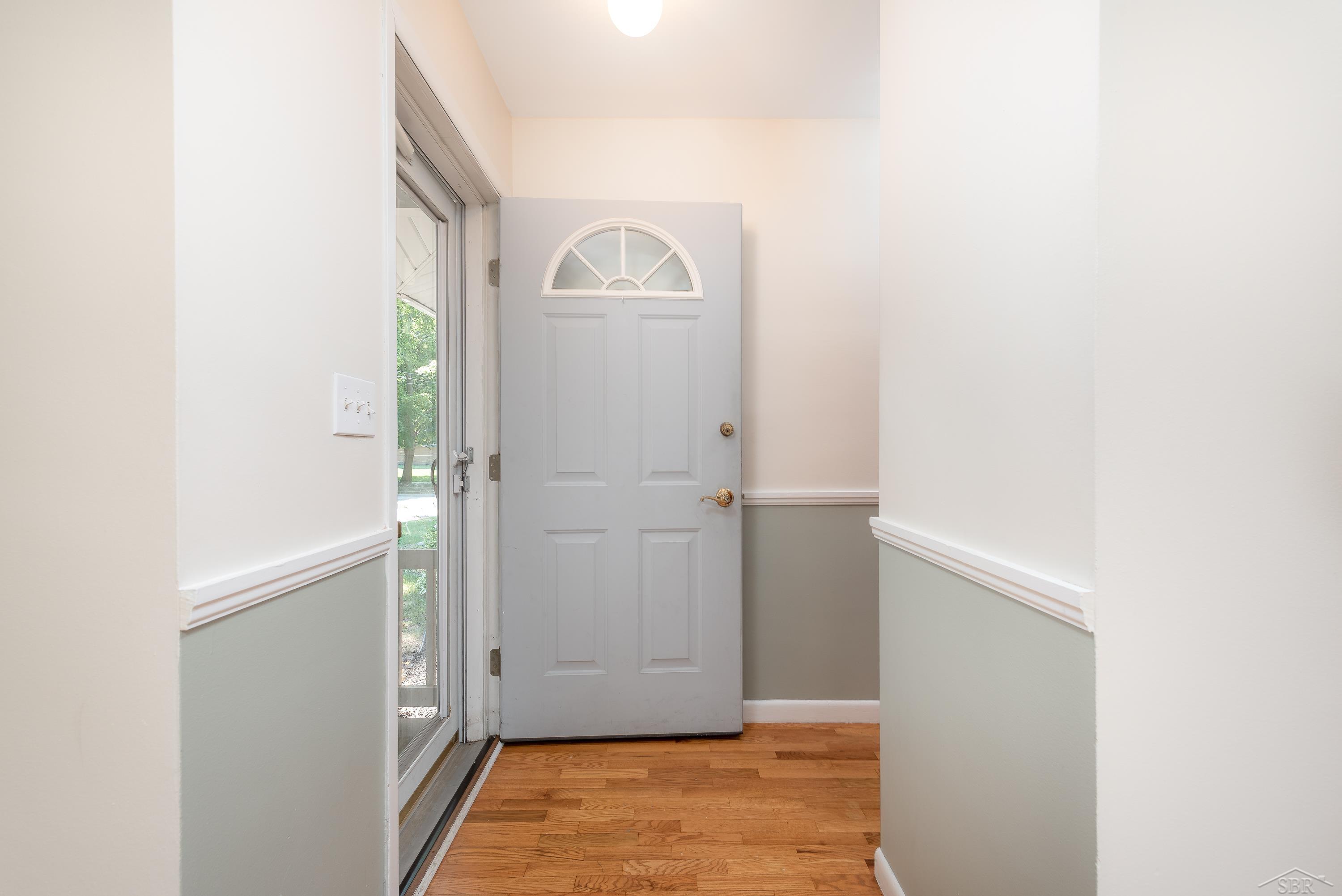 1915 Ivy Lane