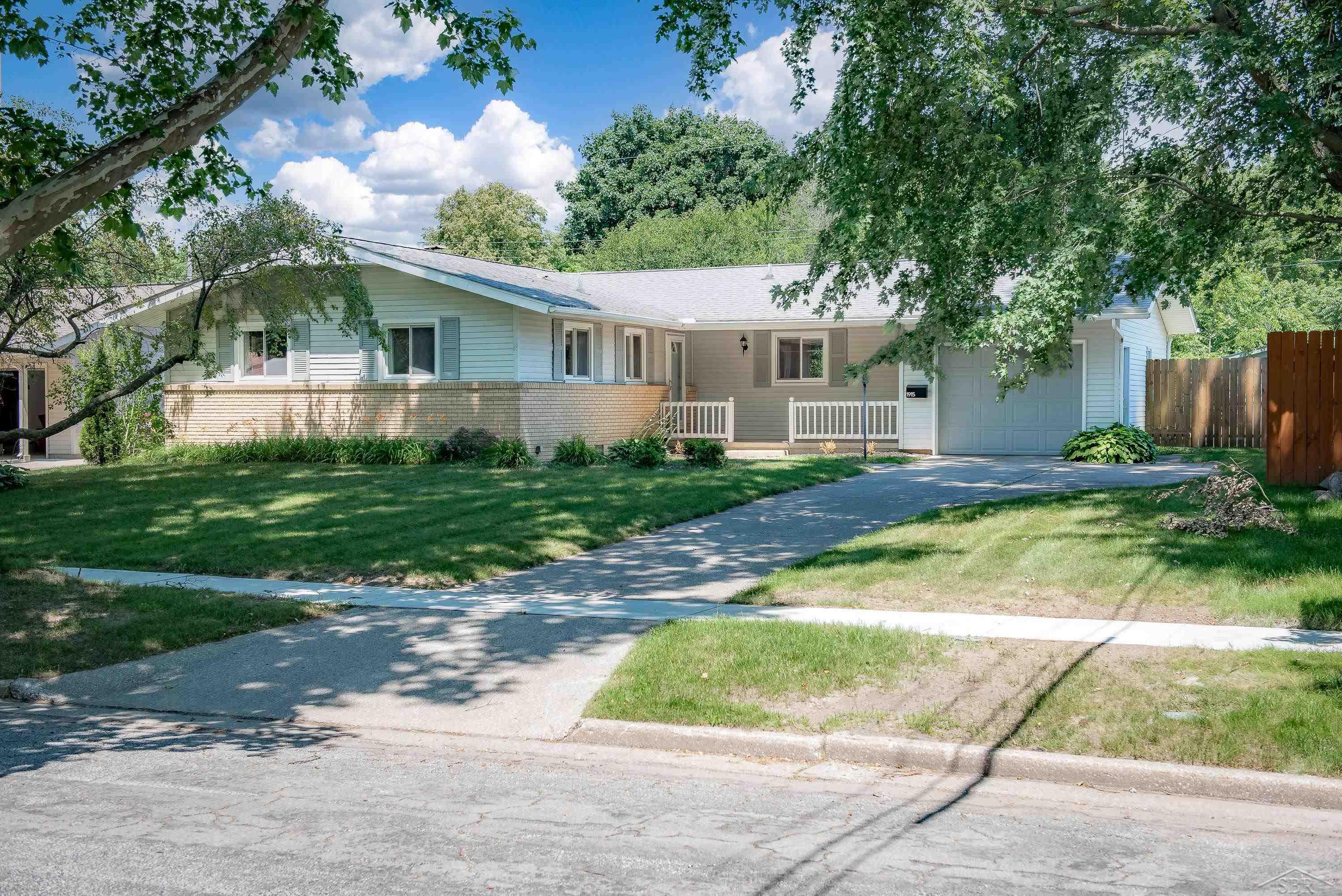 1915 Ivy Lane