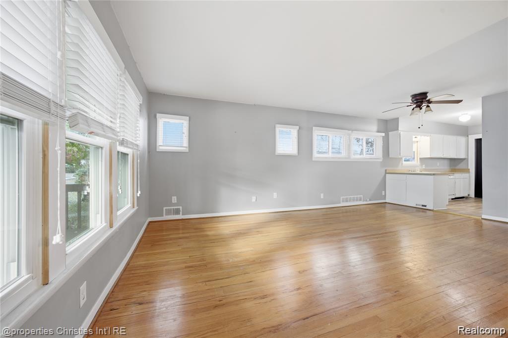 214 Woodsboro Drive 1